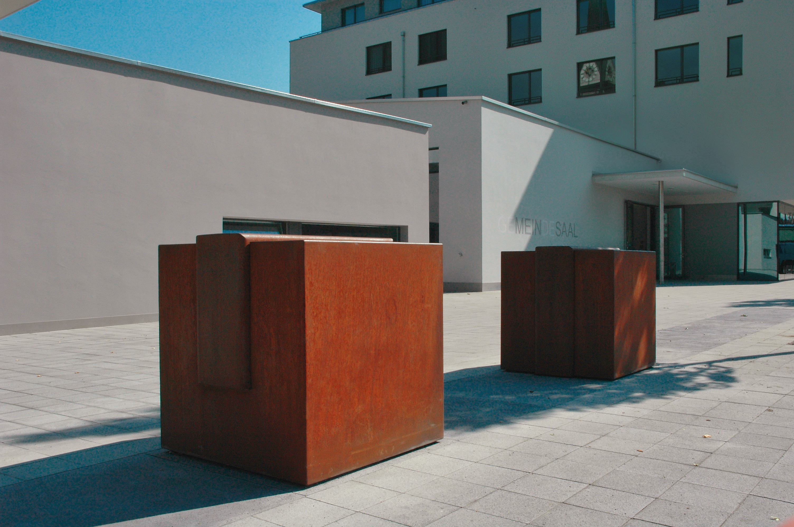 Installation, 900/90/90, Gemeindeplatz Ennetbürgen/Luzern, 2007